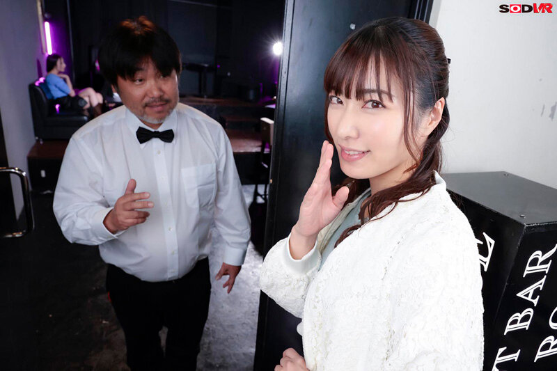 【VR】【8K】（リアル大乱交VR）愛している妻と結婚記念日にハプニングバーに訪れて。 気の強く芯のしっかりした妻が、凄いテクニックのおじさんや凄い巨根の若い男に 弄ばれてヤリマン女に堕とされるまで。俺は知らない女性客とハメを外してー。││ハイクオリティVR│13dsvr01565re01