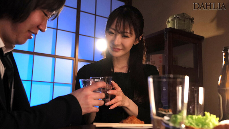 【喪服キメセクNTR】亡くなった旦那の親友と葬式前夜に不謹慎なSEXでチ○ポ狂いの覚醒状態に…気づいたら大乱交になっていました。 小沢菜穂│小沢菜穂│ハイビジョン│1dldss00421