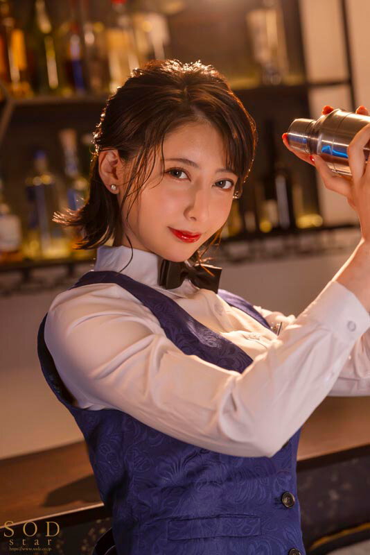 地方のバーで出会った色気ダダ洩れバーテンダーの超絶舌先テクでゾクゾクする快感に我慢ならず妻子を忘れて完堕ち中出しSEX。 夏目響│夏目響│4K│1start00297