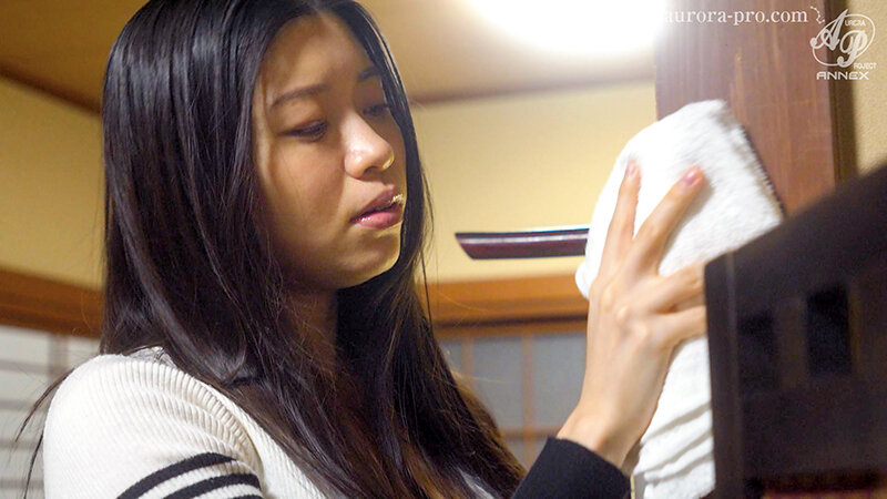 肉体接待を強要された巨乳若女将 大切な旅館と夫の為、孕みごろの極上女体が輩に種付けされ淫乱に堕ちる… 浜辺栞帆│浜辺栞帆│独占配信│apns00379