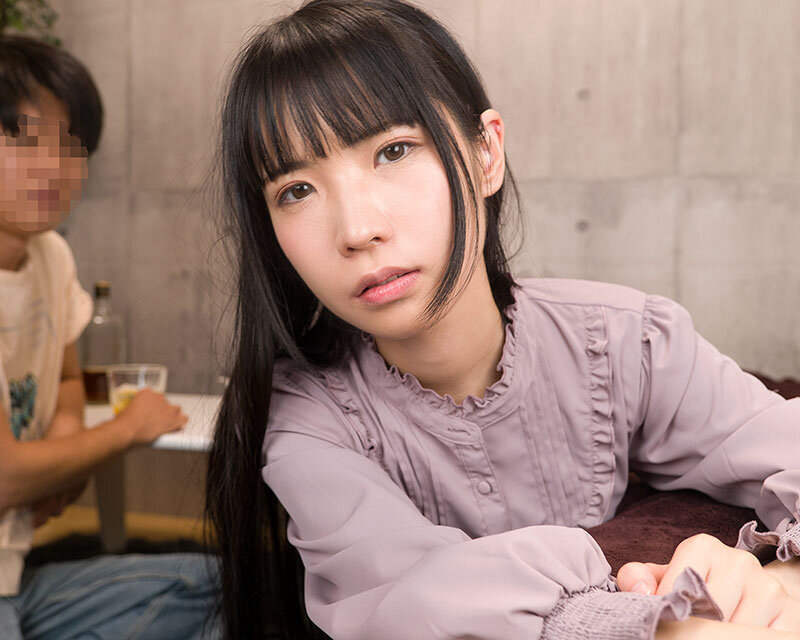 【VR】サークル仲間での宅飲みにずっと気になってるあの子も来た。何かを期待してこっそりコンドームを用意していたのに僕がウトウトっとしている隙に陽キャヤリチンが手を出し始め… 希咲那奈│希咲那奈│ハイクオリティVR│aqula00025