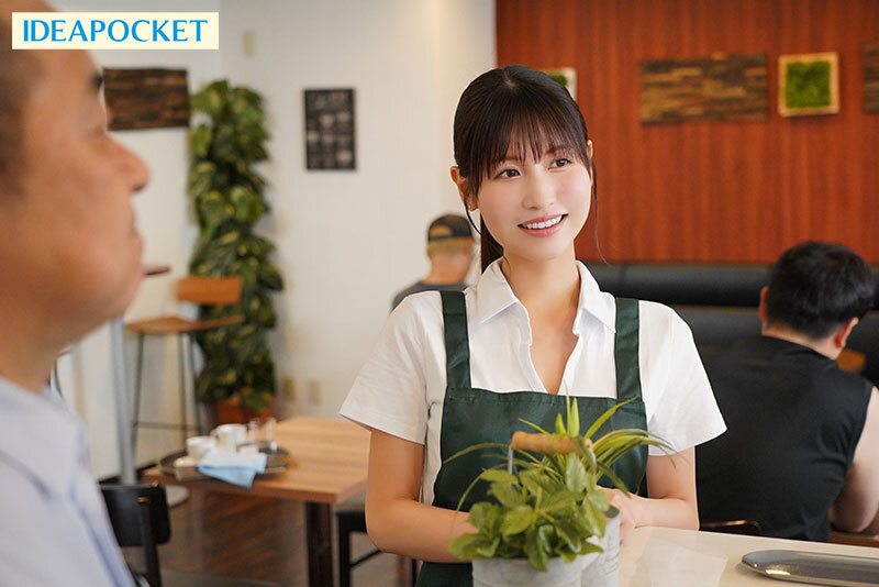 バイト先の可愛い先輩が大嫌いな店長の指示で際どいミニスカを穿かされセクハラ挿入快楽堕ちしていた。 桜空もも│桜空もも│ハイビジョン│ipzz00198