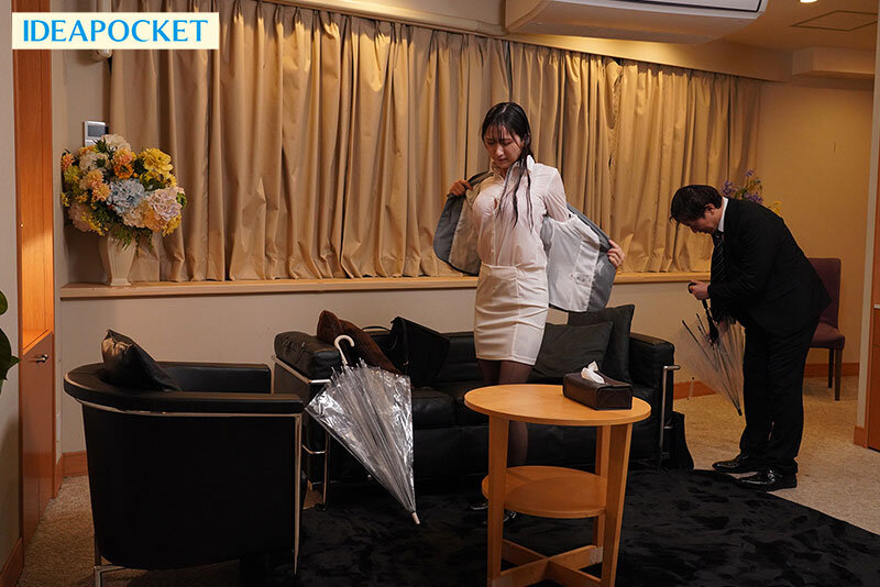 出張先が記録的豪雨で童貞部下と突然相部屋に…雨で濡れた身体に興奮した部下に襲われ朝まで9発のびしょ濡れ絶倫性交 役野満里奈│役野満里奈│ハイビジョン│ipzz00439