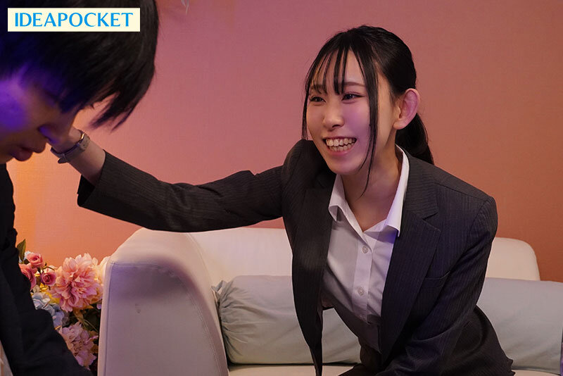 出張先が記録的豪雨で妹みたいな先輩と突然相部屋に… 童貞の僕に悪ふざけ誘惑してくる女上司の意外すぎるスリム巨乳に我慢できず朝まで何度もSEXしまくった 月城りり香│月城りり香│ハイビジョン│ipzz00668