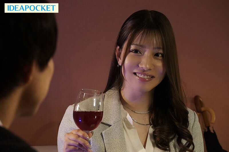 出張先で高嶺の花の女社長と相部屋に… 圧倒的美巨乳にフル勃起した童貞の僕を受け入れてくれた優しさに甘えて朝まで暴走むしゃぶりつき性交 ひなの花音│ひなの花音│ハイビジョン│ipzz00734