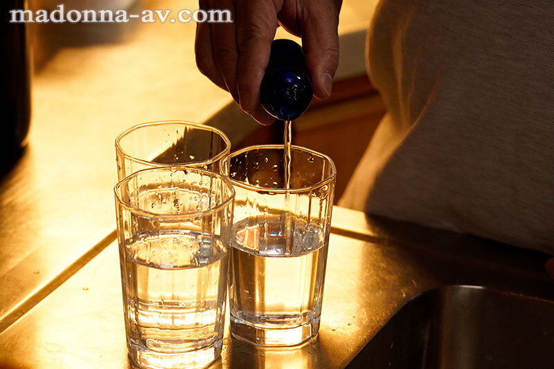 巨乳で美しい妻が僕の叔父にキメセク中出しで何度もエビ反り絶頂させられていた。 媚薬NTR 叶愛│叶愛│ハイビジョン│juq00848