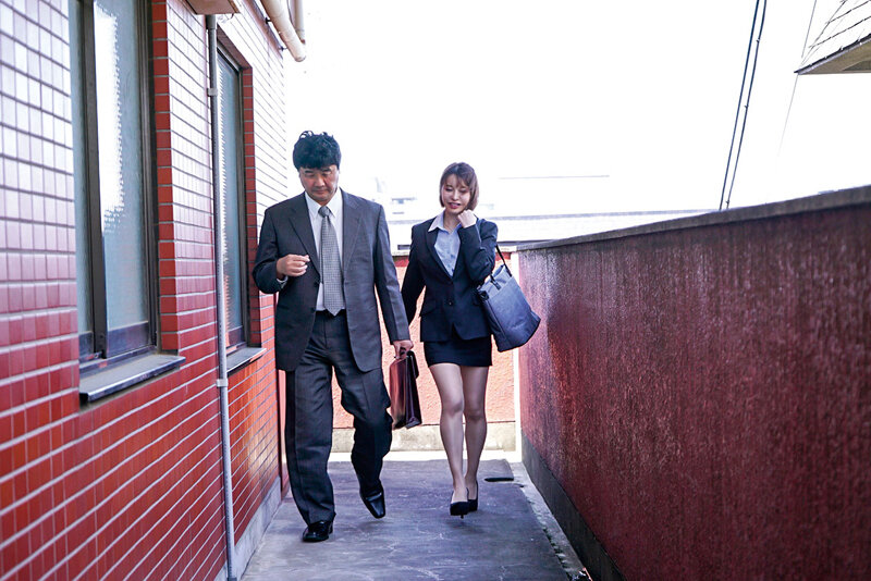 近親相姦 十数年ずっとシタくて憧れていたバリキャリ義母のタイトスカート姿に遂に我慢しきれず父に内緒でめちゃくちゃSEXした話 入田真綾│入田真綾│ハイビジョン│ngod00300